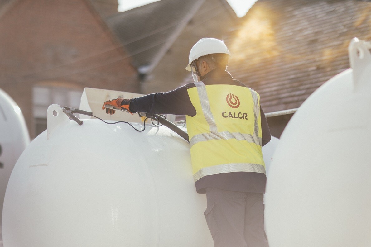 commercial-lpg-tank-being-checked-by-calor-engineer